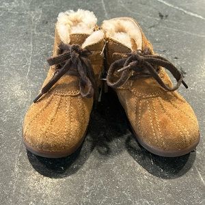 Size 7 toddler Ugg boots with zipper